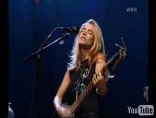 Heather Nova live on stage