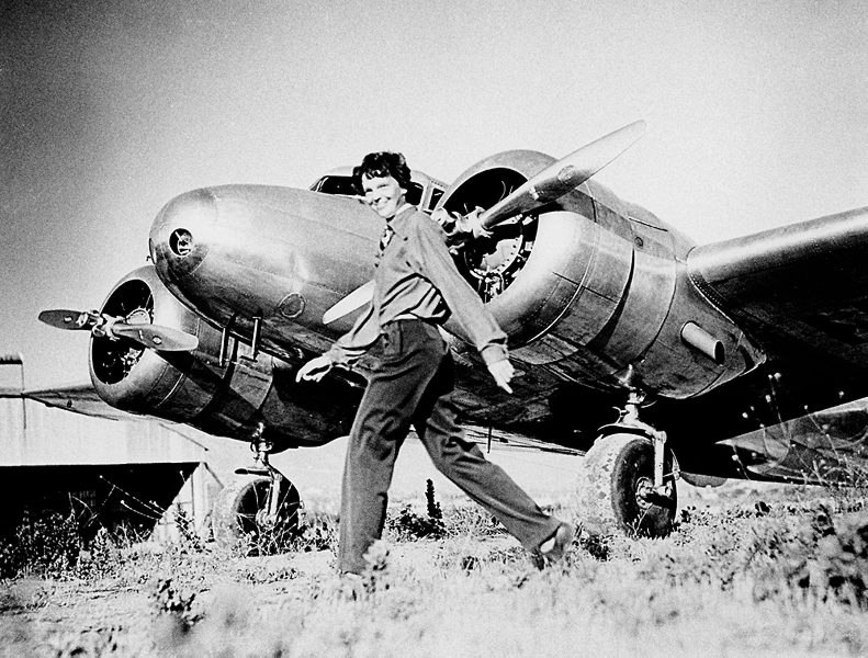 791px_Earhart_and_electra.jpg